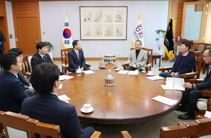 강원 체육 사상 첫 종합우승 이끈 숨...