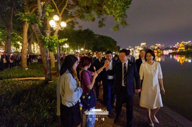 "신짜오"…이 대통...