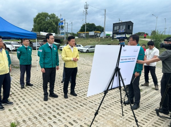 충주시, 단월 강수욕장 불법 ‘장박 ...